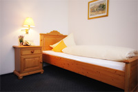 Dreibettzimmer Übernachtung in Waldkraiburg Hotel Trasen - Landkreis Mühldorf, Aschau, Gars, Guttenburg, Kraiburg